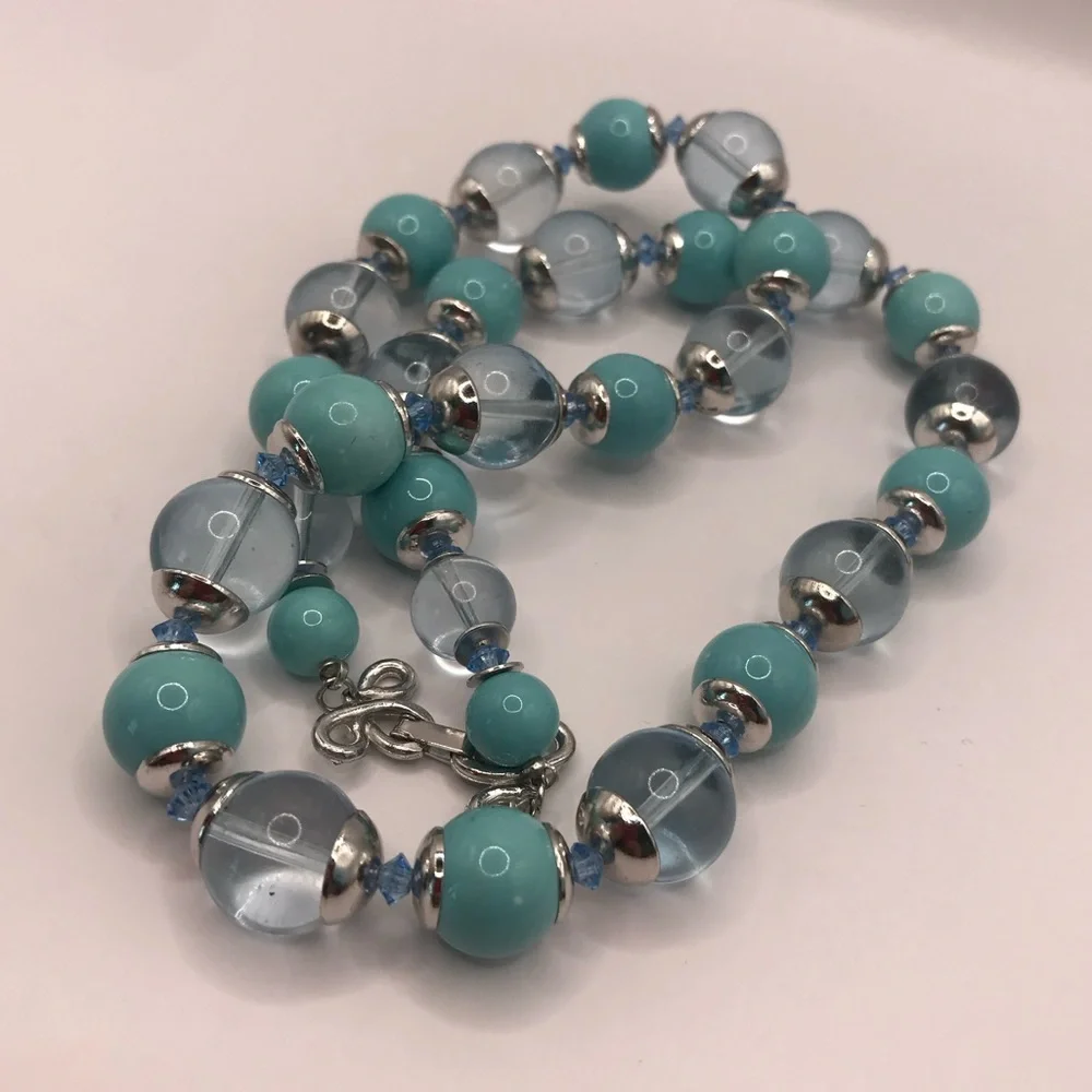 Clear and Faux Turquoise Chunky Acrylic Beaded Necklace - Picture 7 of 7